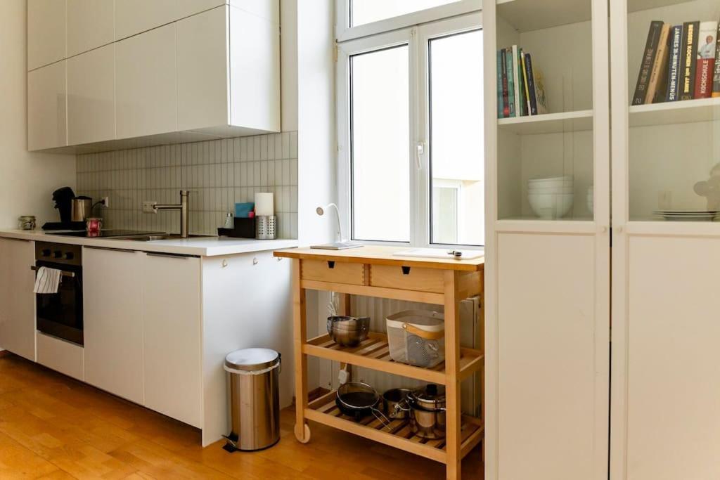 Savoir-Vivre In Unserer Zentralen Balkonwohnung Wenen Buitenkant foto