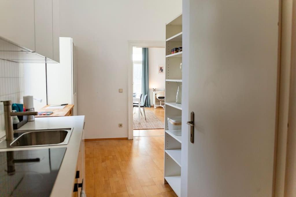Savoir-Vivre In Unserer Zentralen Balkonwohnung Wenen Buitenkant foto