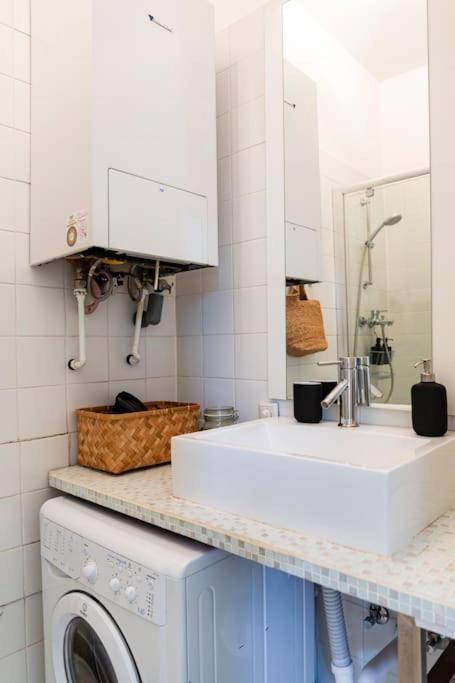 Savoir-Vivre In Unserer Zentralen Balkonwohnung Wenen Buitenkant foto