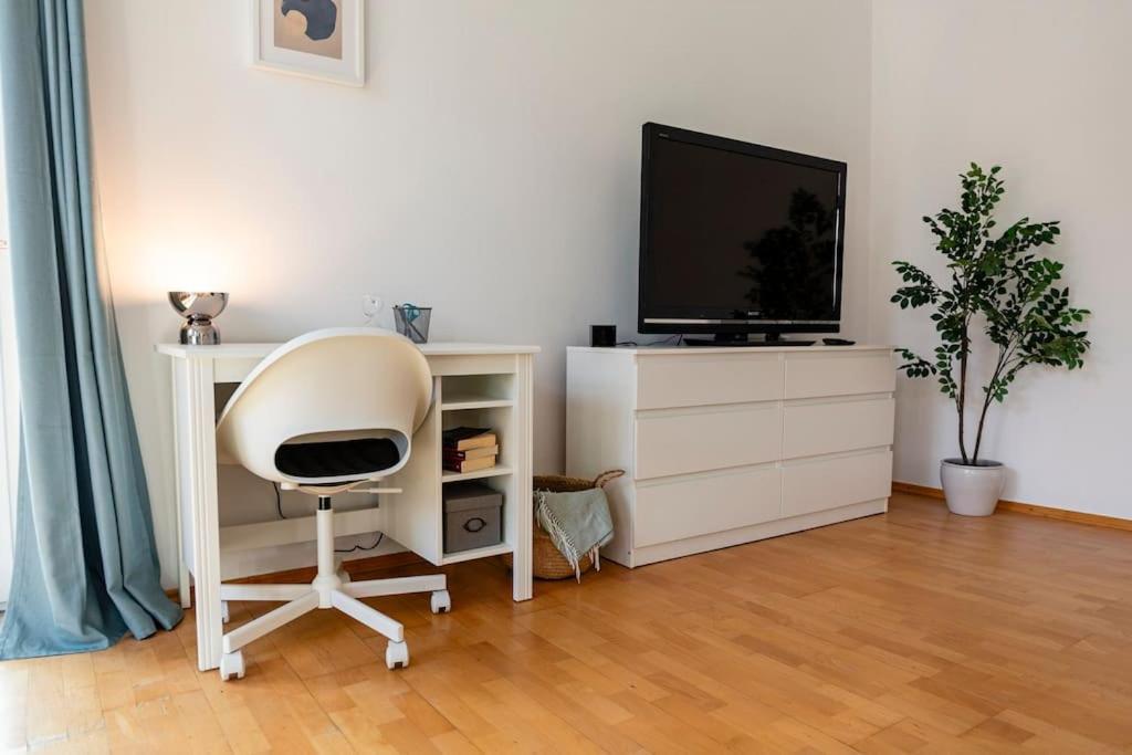 Savoir-Vivre In Unserer Zentralen Balkonwohnung Wenen Buitenkant foto